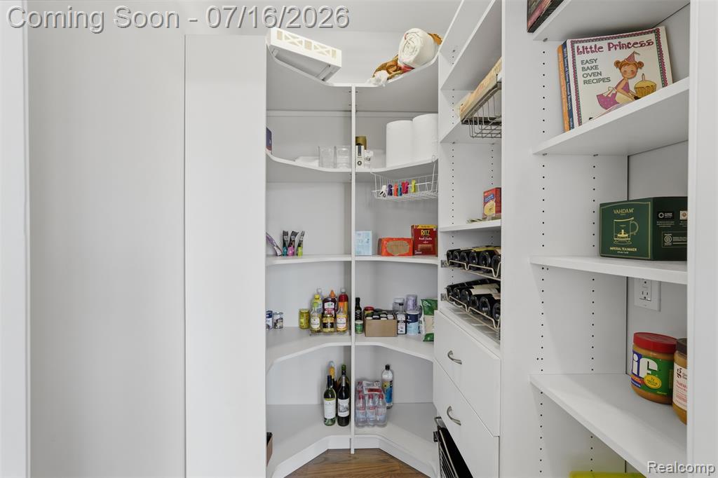 23782 Prescott Lane E, South Lyon, MI 48178 — Photo 23