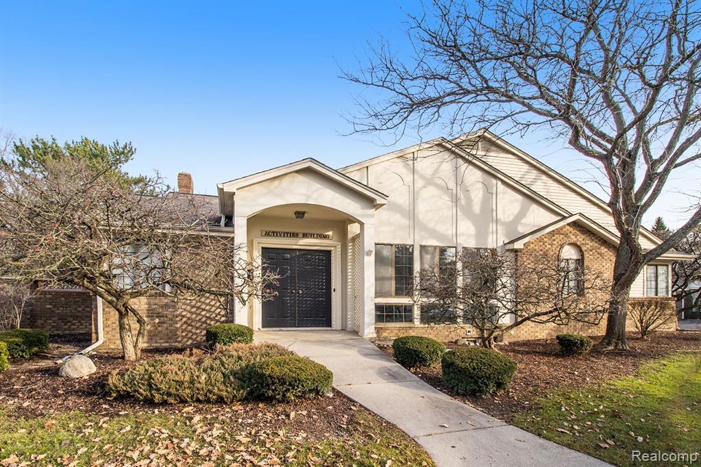 7158 PEBBLE PARK Drive, West Bloomfield, MI — Photo 44