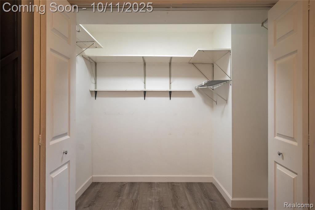 1481 E Chateau Vert Street, Ypsilanti, MI 48197 — Photo 9