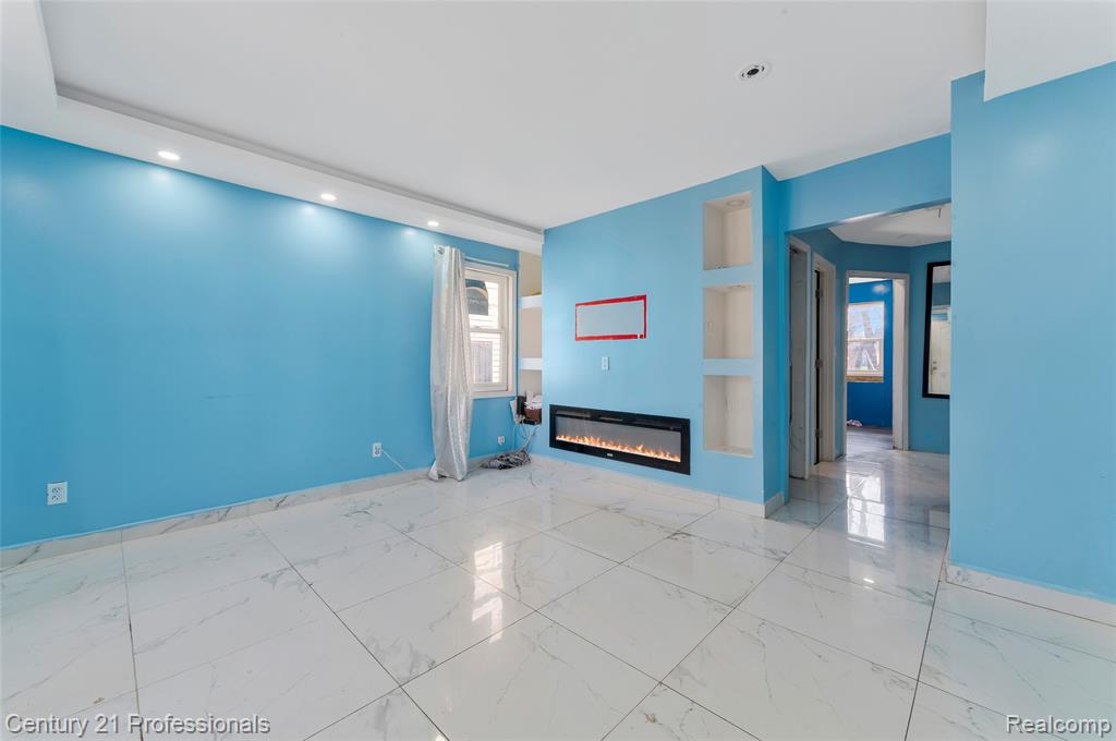 8040 Plainview Avenue, Detroit, MI 48228 — Photo 5