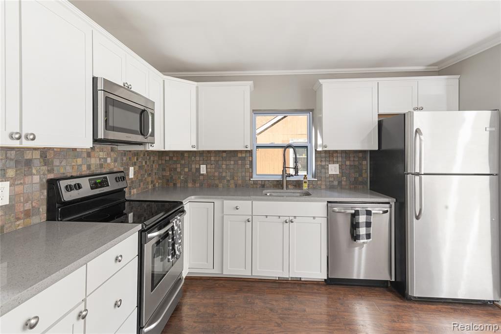 4209 Laforest Drive, Waterford, MI 48329 — Photo 10
