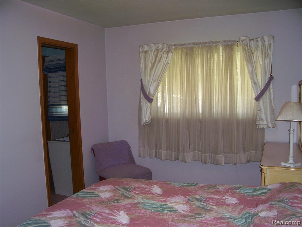 7300 Weingartz, Center Line, MI 48015 — Photo 7
