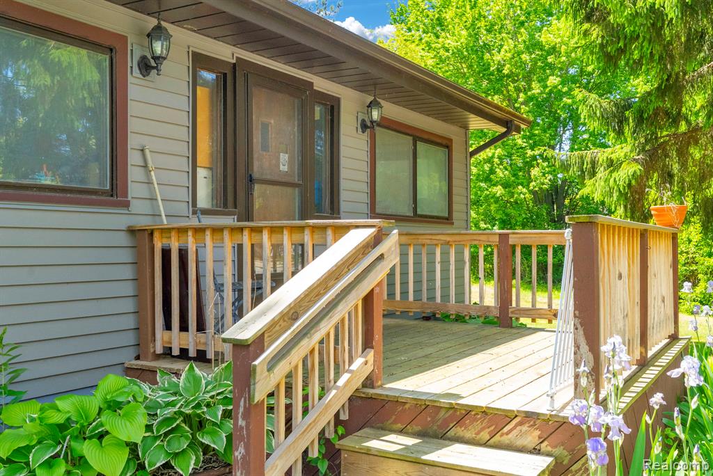 4207 Pine Grove Avenue, Fort Gratiot, MI 48059 — Photo 10