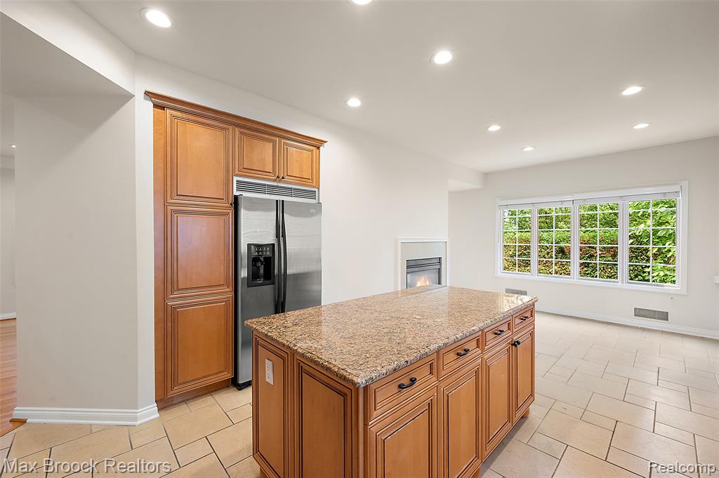 5348 Sunnycrest Drive, West Bloomfield, MI 48323 — Photo 8