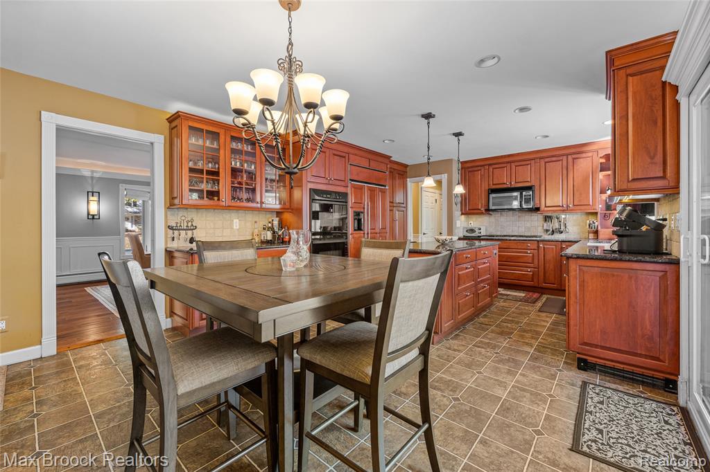 5605 Woodwind Drive, Bloomfield Hills, MI 48301 — Photo 22