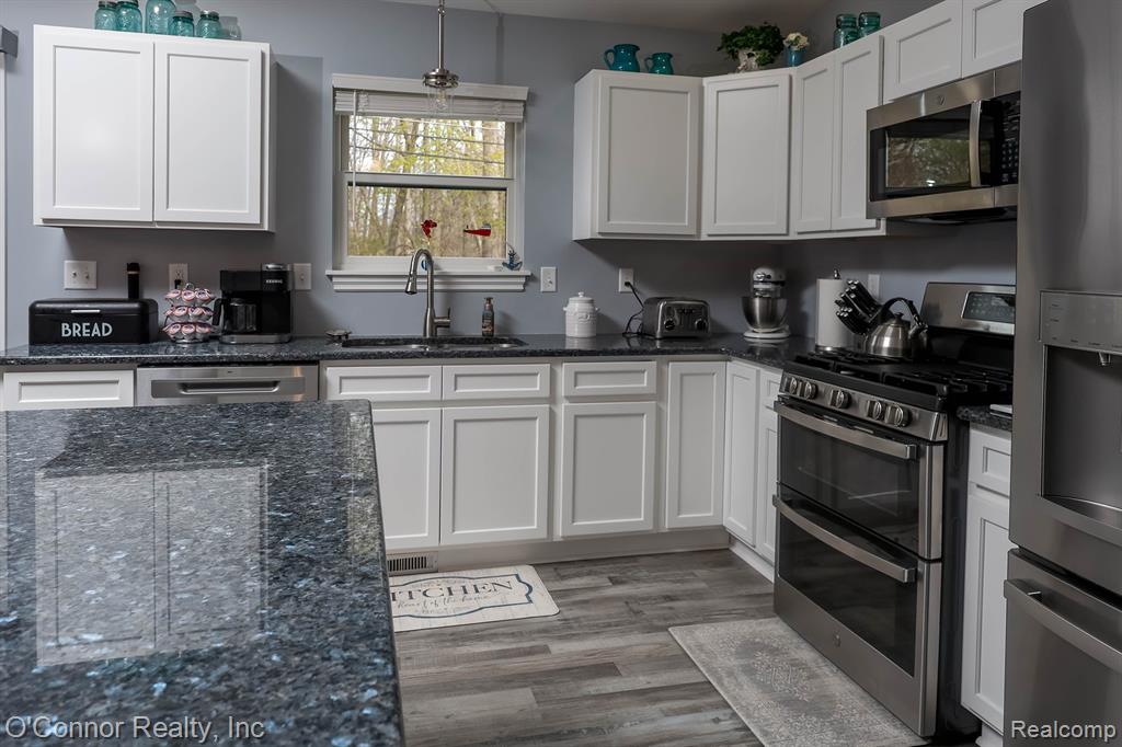 1521 Georgia Avenue, Marysville, MI 48040 — Photo 8