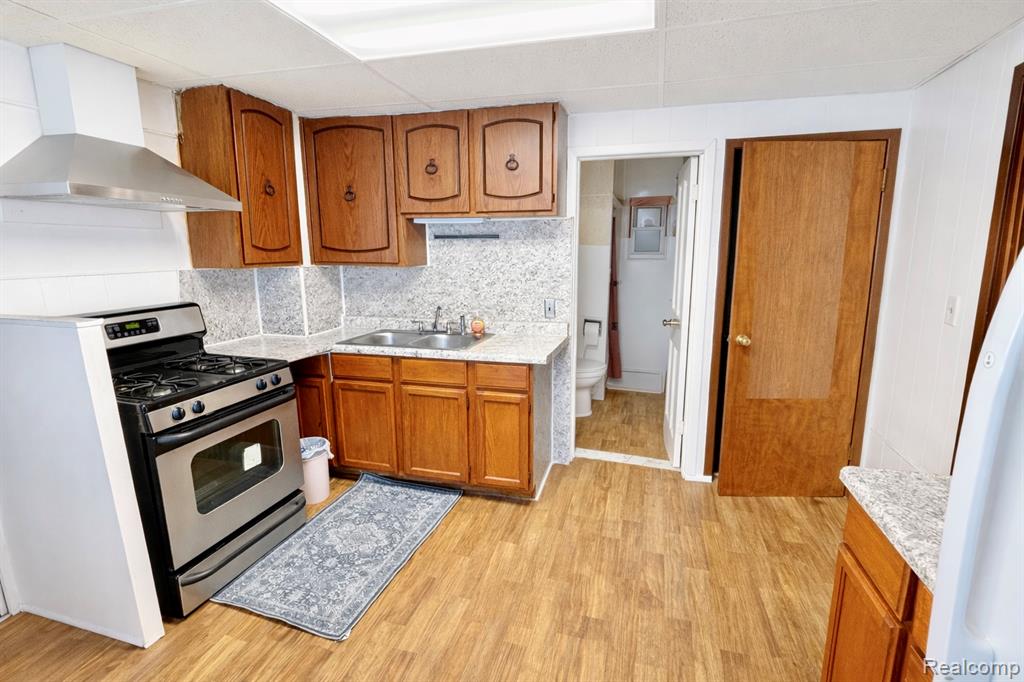 11334 Klinger Street, Hamtramck, MI 48212 — Photo 8