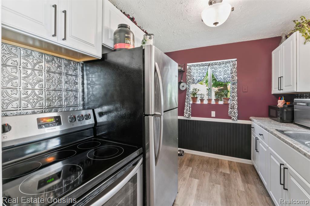 135 Bevins Street, Holly, MI 48442 — Photo 13