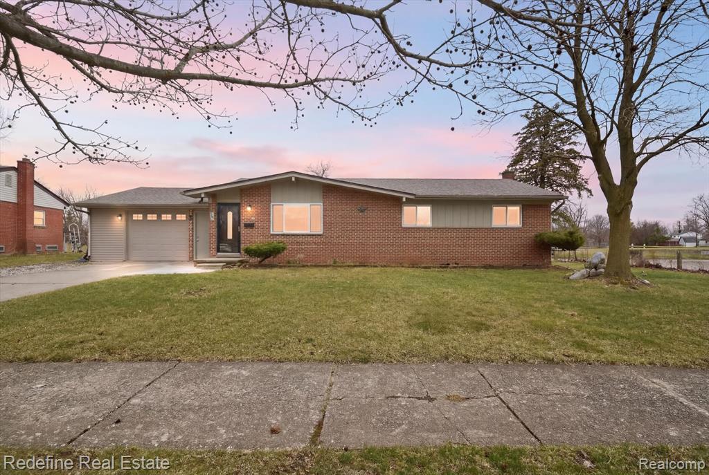 395 Nichols Drive, Saline, MI 48176 — front exterior