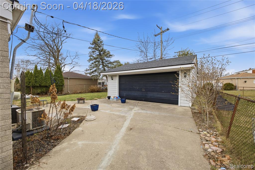 8573 Liberty Boulevard, Westland, MI — Photo 31
