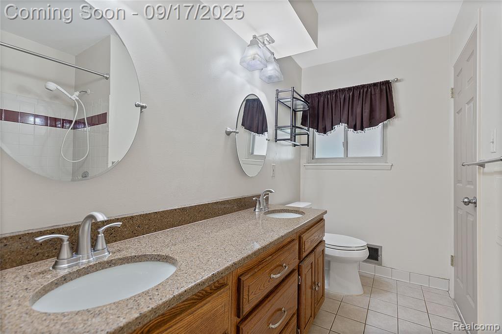 41885 Coulon Drive, Clinton Twp, MI 48038 — Photo 12