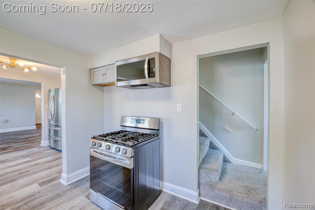 5660 Kingston Street, Dearborn Heights, MI 48125 — Photo 14