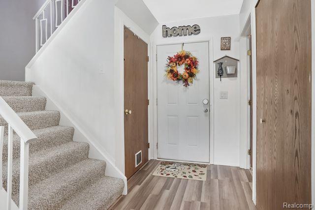 8354 Lakeview Court, Ypsilanti, MI 48198 — Photo 3