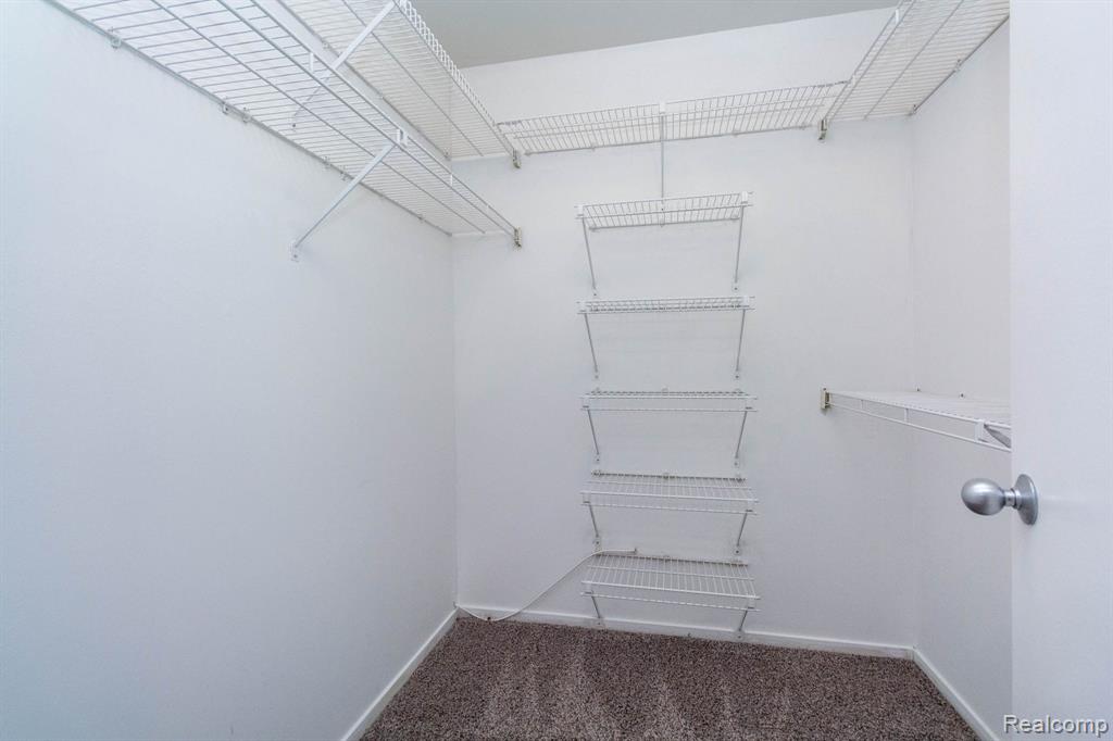 6580 Ridgefield Circle, 202, West Bloomfield, MI — Photo 18