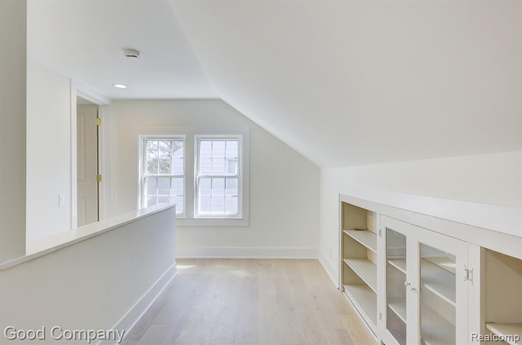 23 Fairwood Boulevard, Pleasant Ridge, MI — Photo 34