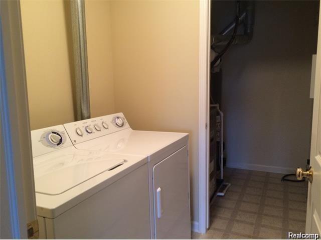 14210 Addington Drive, Commerce Twp, MI 48390 — Photo 18