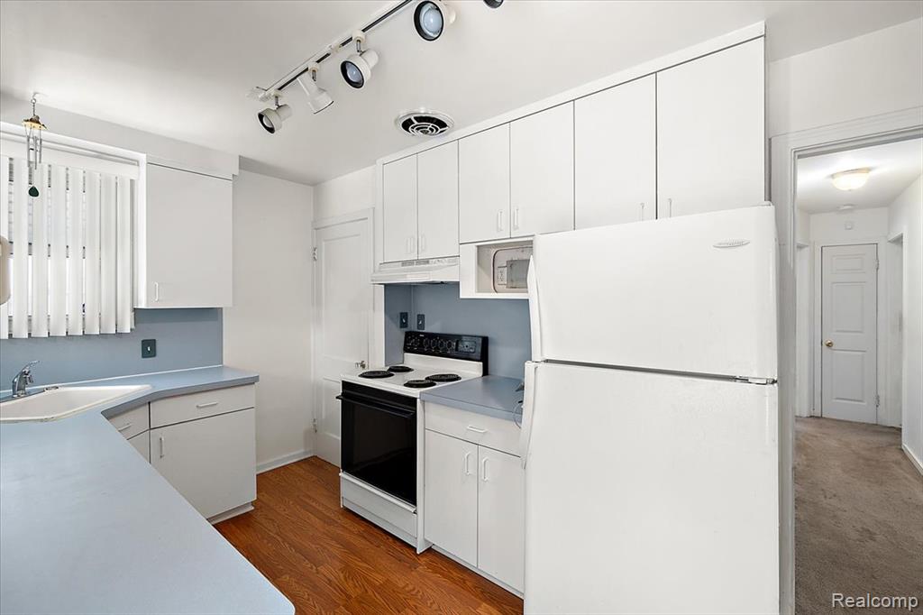 14001 Balfour Street, Oak Park, MI 48237 — Photo 14