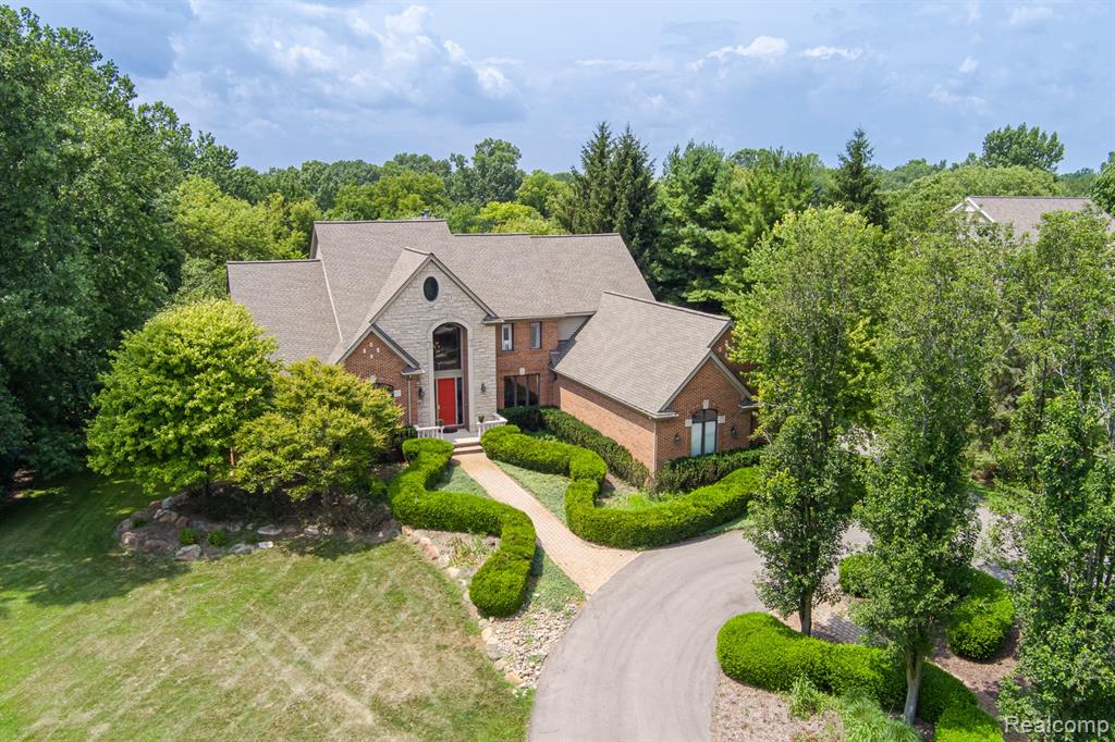 3720 Northwood Drive, West Bloomfield, MI 48324
