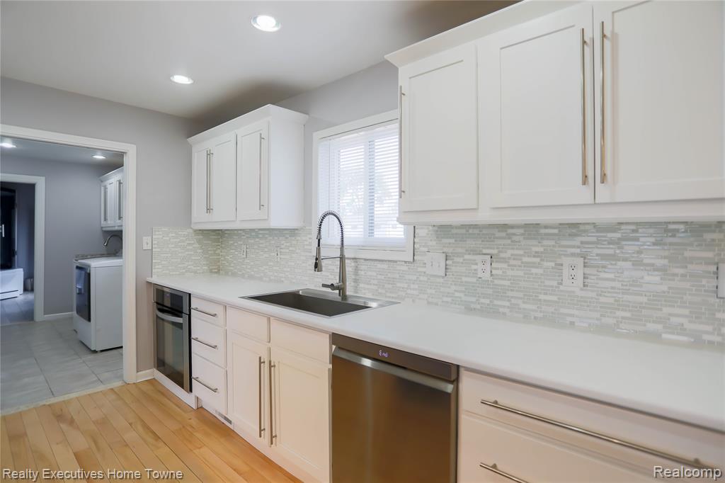 38146 Mast Street, Harrison Township, MI — Photo 31