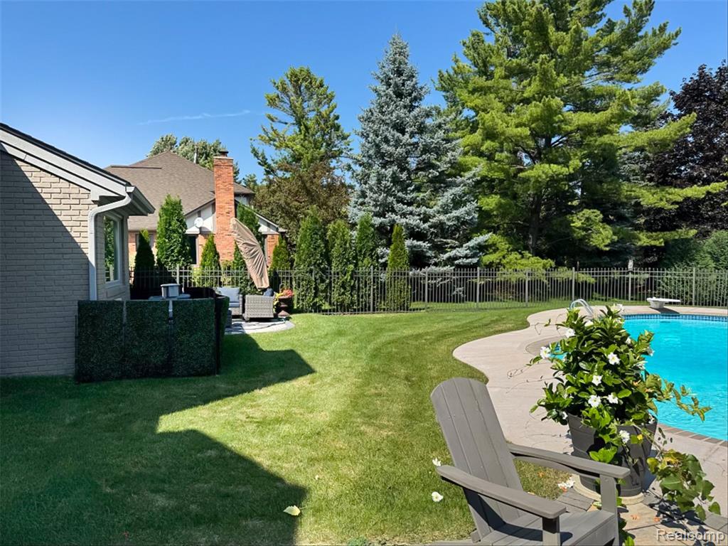 4926 Oak River Drive, Troy, MI 48098 — Photo 39