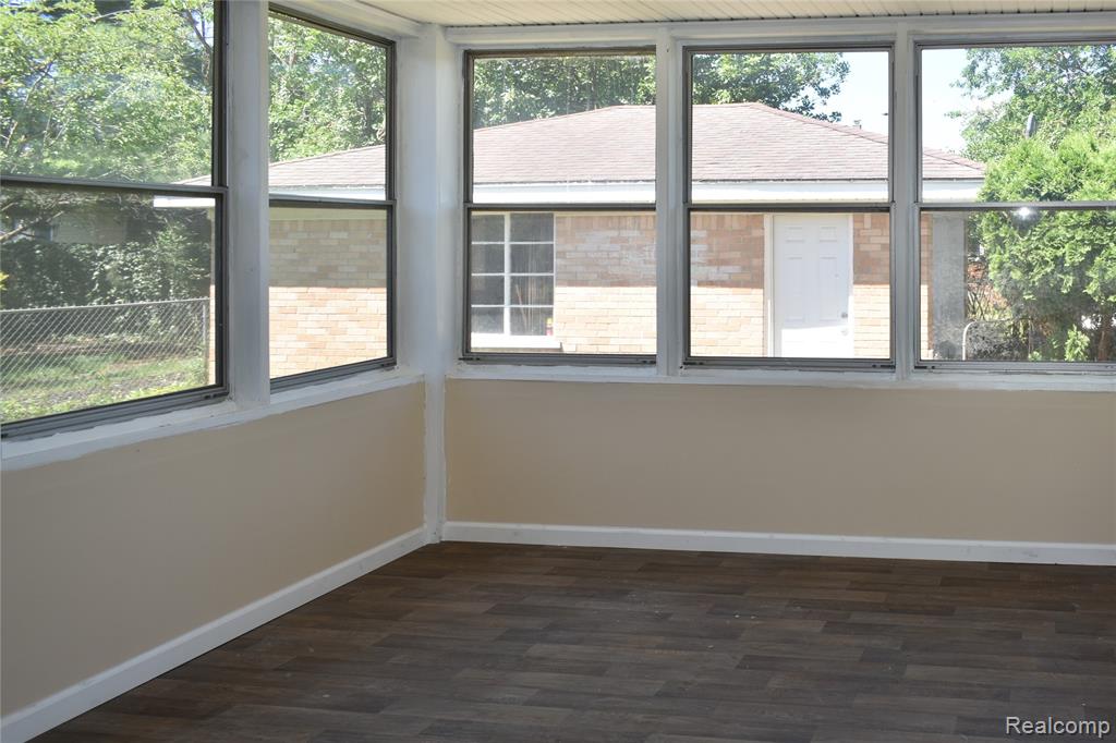 23825 Johnston Avenue, Eastpointe, MI 48021 — Photo 13