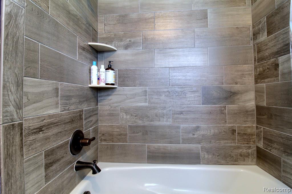 518 PARKDALE AVE, Rochester, MI 48307 — Photo 21
