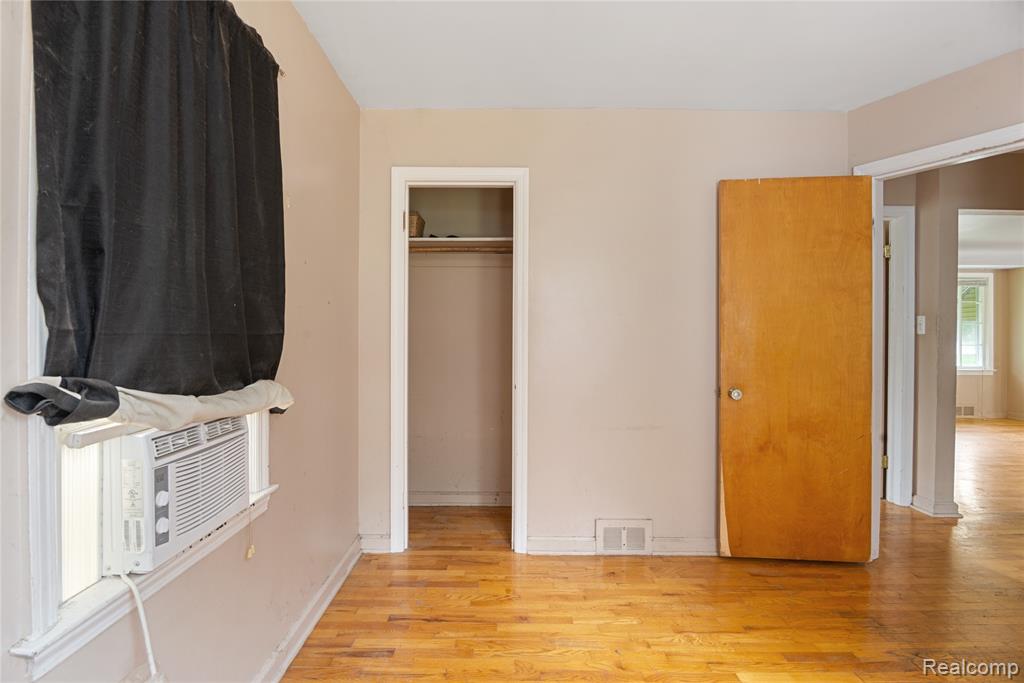 601 Chalmers Street, Flint, MI 48503 — Photo 11