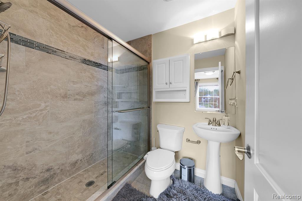 1475 St James Boulevard, Ann Arbor, MI 48108 — Photo 29