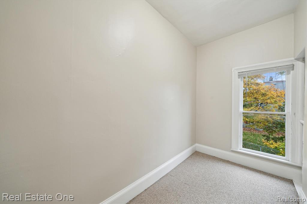 95 N WASHINGTON Street, Oxford, MI 48371 — Photo 35