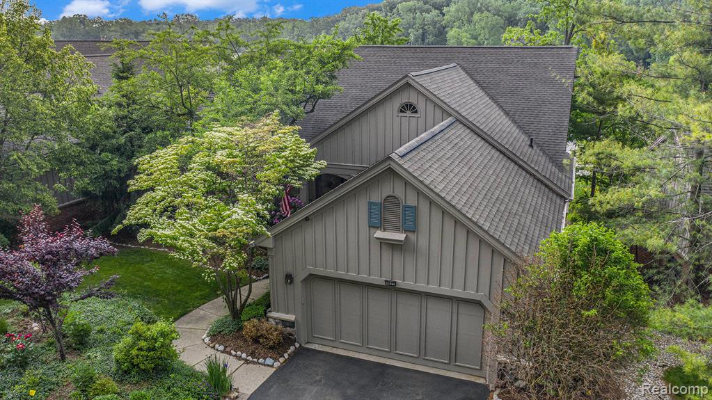 4825 Mirror Lake Drive, West Bloomfield, MI 48323 — Photo 32