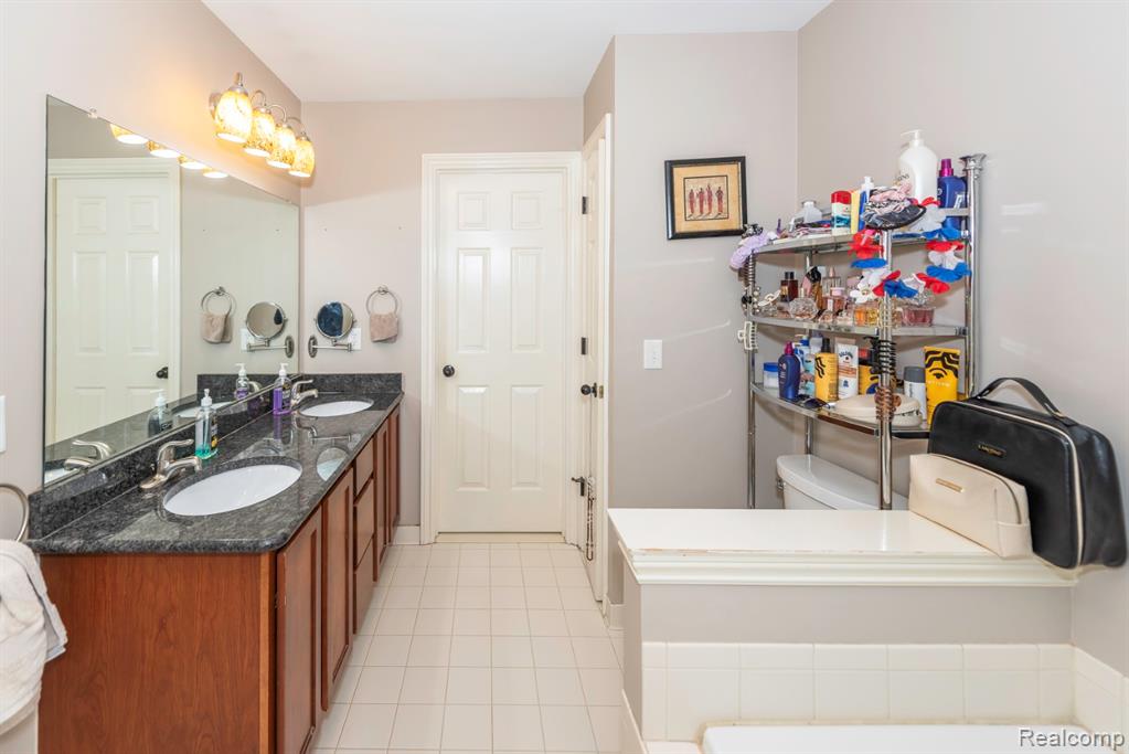 5738 Wellesley Lane, Ypsilanti, MI 48197 — Photo 32