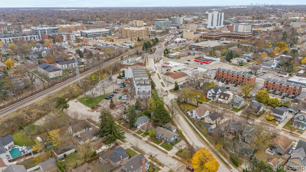 606 OAKLAND Avenue, Royal Oak, MI 48067 — Photo 52