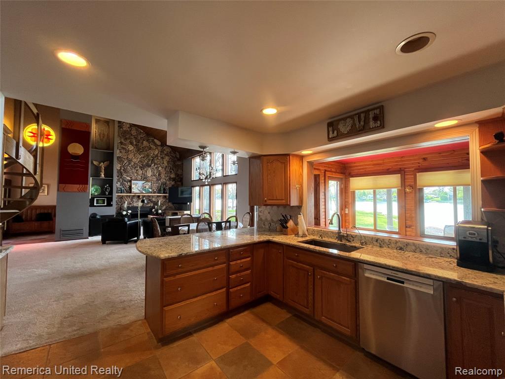 4533 Horseshoe Drive, Waterford, MI 48328 — Photo 10