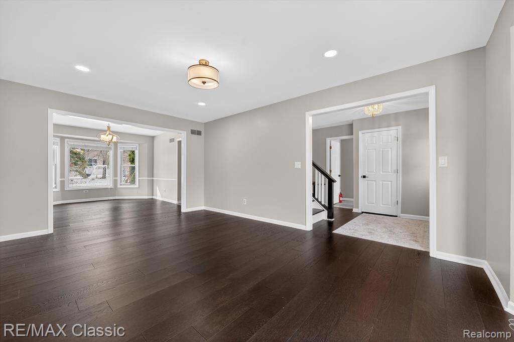 9377 Pineview Drive, Plymouth, MI 48170 — Photo 19