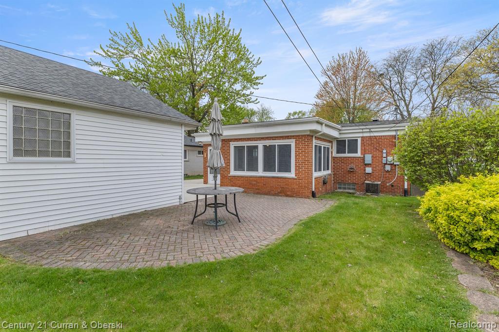 7484 N CHARLESWORTH Street, Dearborn Heights, MI 48127 — Photo 44