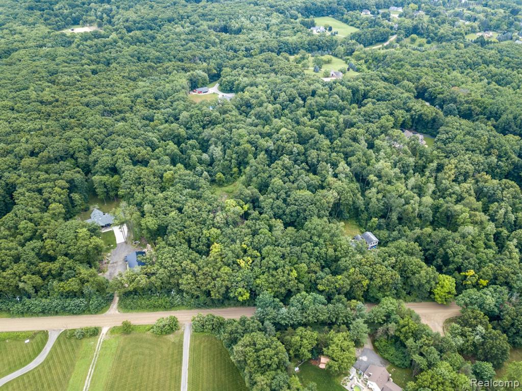 5500 Hartland Road, Fenton, MI 48430 — Photo 23