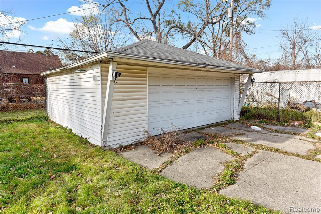 13599 Winthrop Street, Detroit, MI 48227 — Photo 33