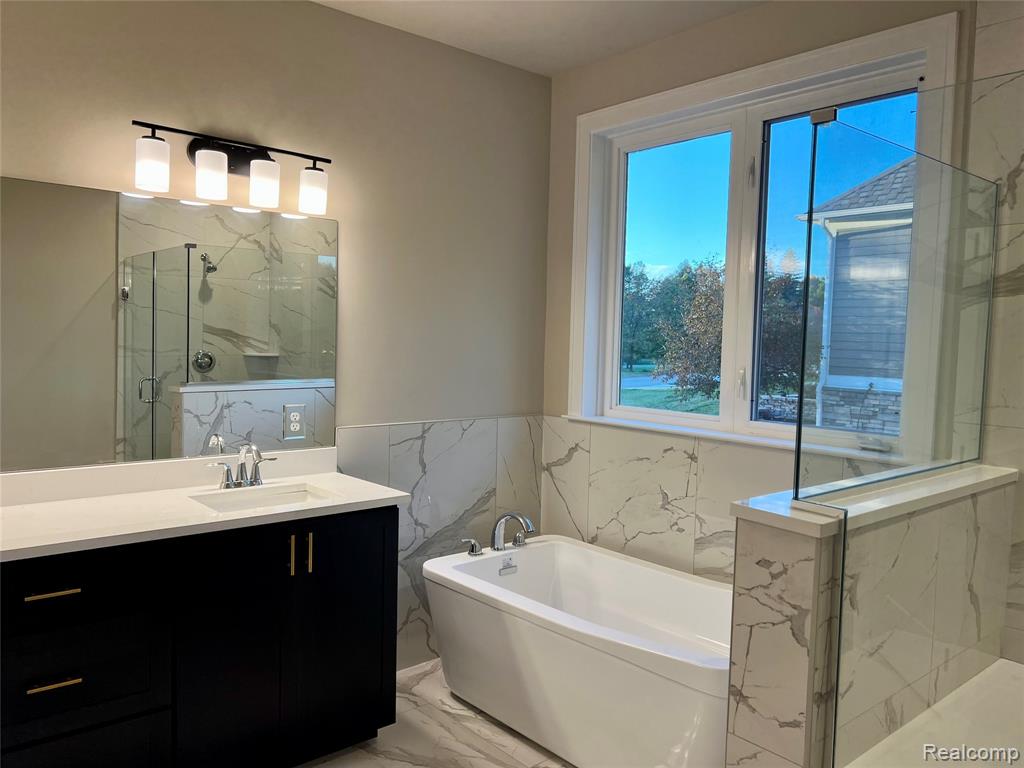 8848 Stonewall E, Clarkston, MI 48348 — Photo 18