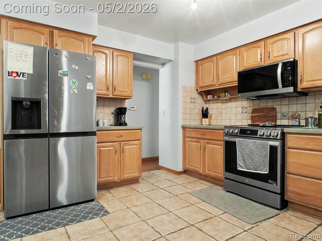 4488 Thorntree Drive, Burton, MI 48509 — Photo 10