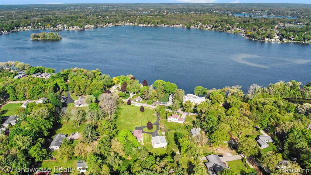 2572 Ridge Road, White Lake, MI 48383 — Photo 38