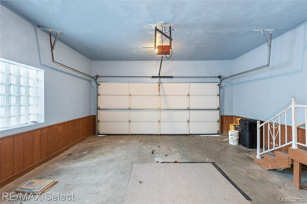 4298 Farmcrest Street, Burton, MI 48509 — Photo 33