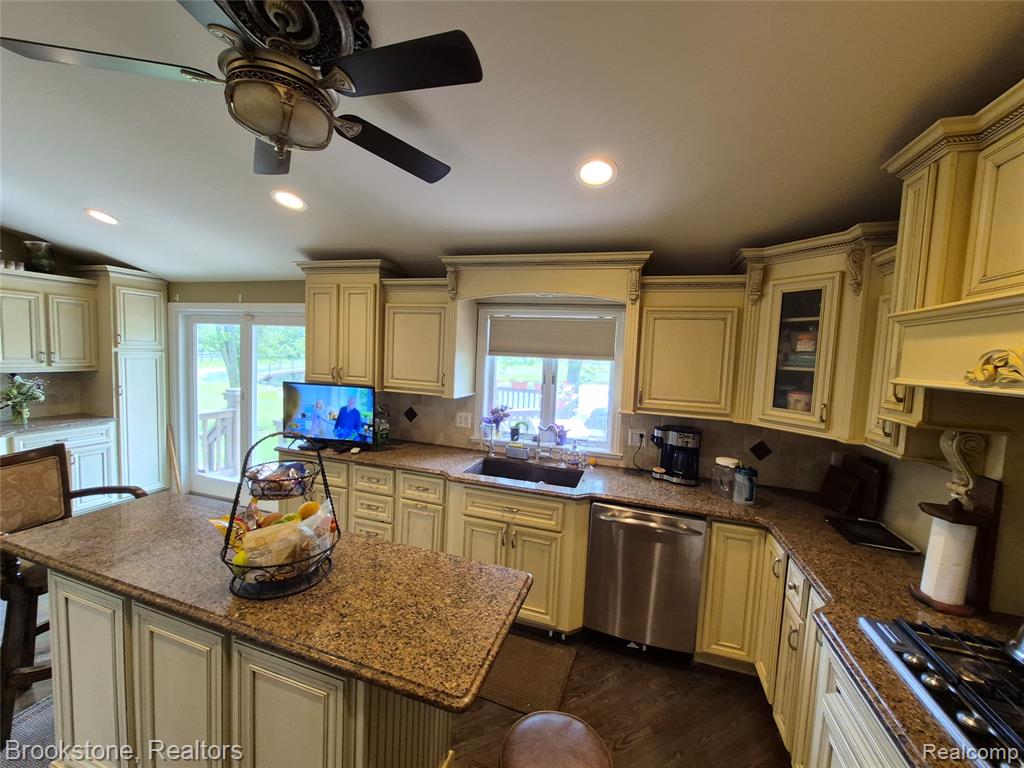 5910 Spring Valley Lane, Dryden, MI 48428 — Photo 16