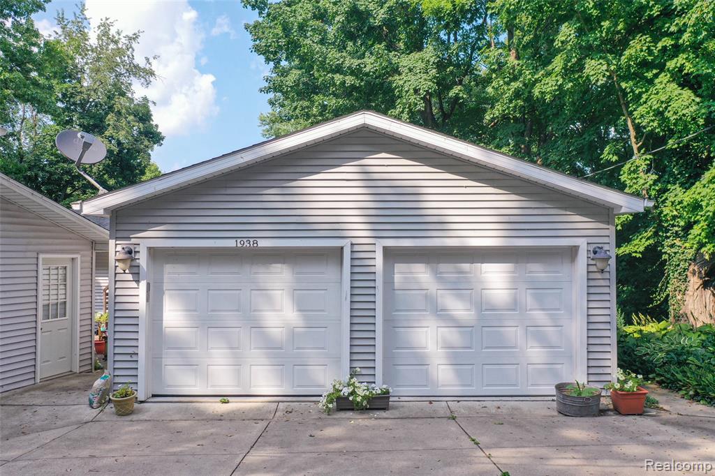 1938 Lakeview Drive, Lapeer, MI 48446 — Photo 24