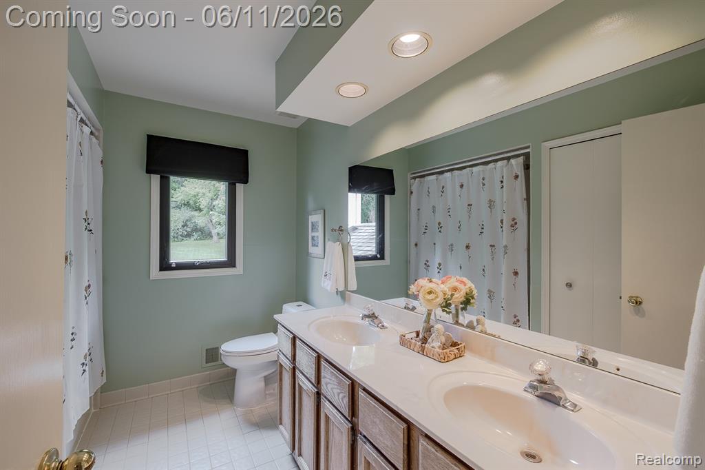 6563 Sun Valley Drive, Clarkston, MI 48348 — Photo 54