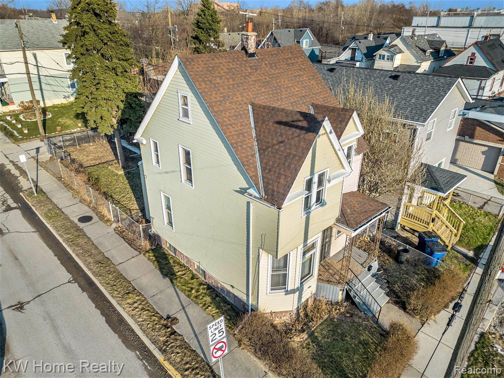 8436 LUMPKIN Street, Hamtramck, MI 48212 — Photo 17