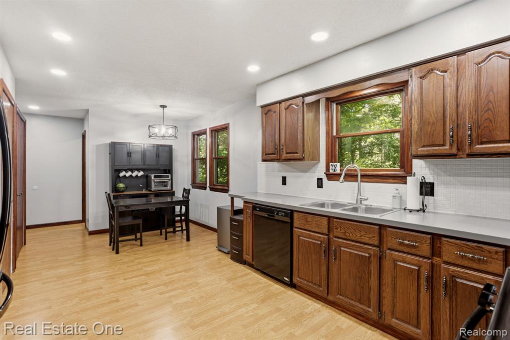 6218 Sturgeon Creek Pkwy, Midland, MI 48640 — Photo 9