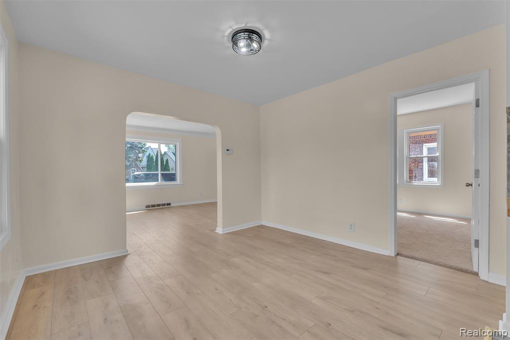 14521 SUSSEX Street, Detroit, MI 48227 — Photo 7