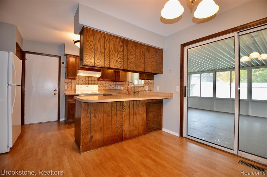 7244 Chapel View Drive, Clarkston, MI — Photo 12