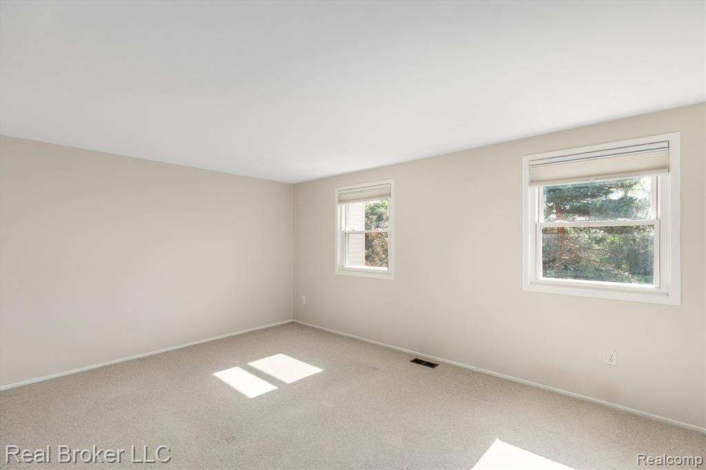 1448 BRENTWOOD Drive, Troy, MI 48098 — Photo 20