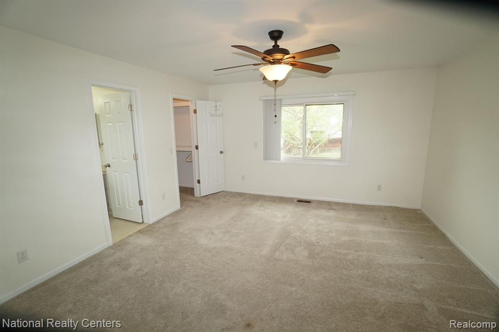 441 SANDALWOOD Drive, Rochester Hills, MI 48307 — Photo 23